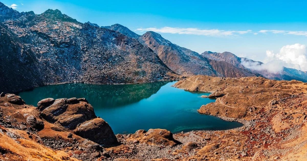 langtang valley trek with Gosaikunda lake